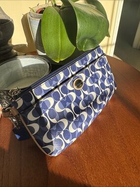 Coach Navy & White Signature Print Wristlet Clutch